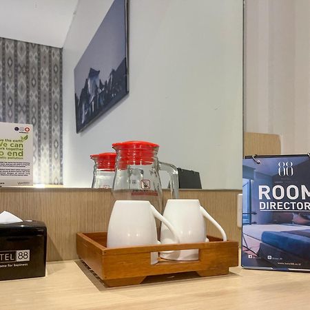 Hotel 88 Embong Malang Tunjungan Surabaya By Wh - Breakfast With The Best View On The Highest Floor And Strategic Location In The City Center מראה חיצוני תמונה