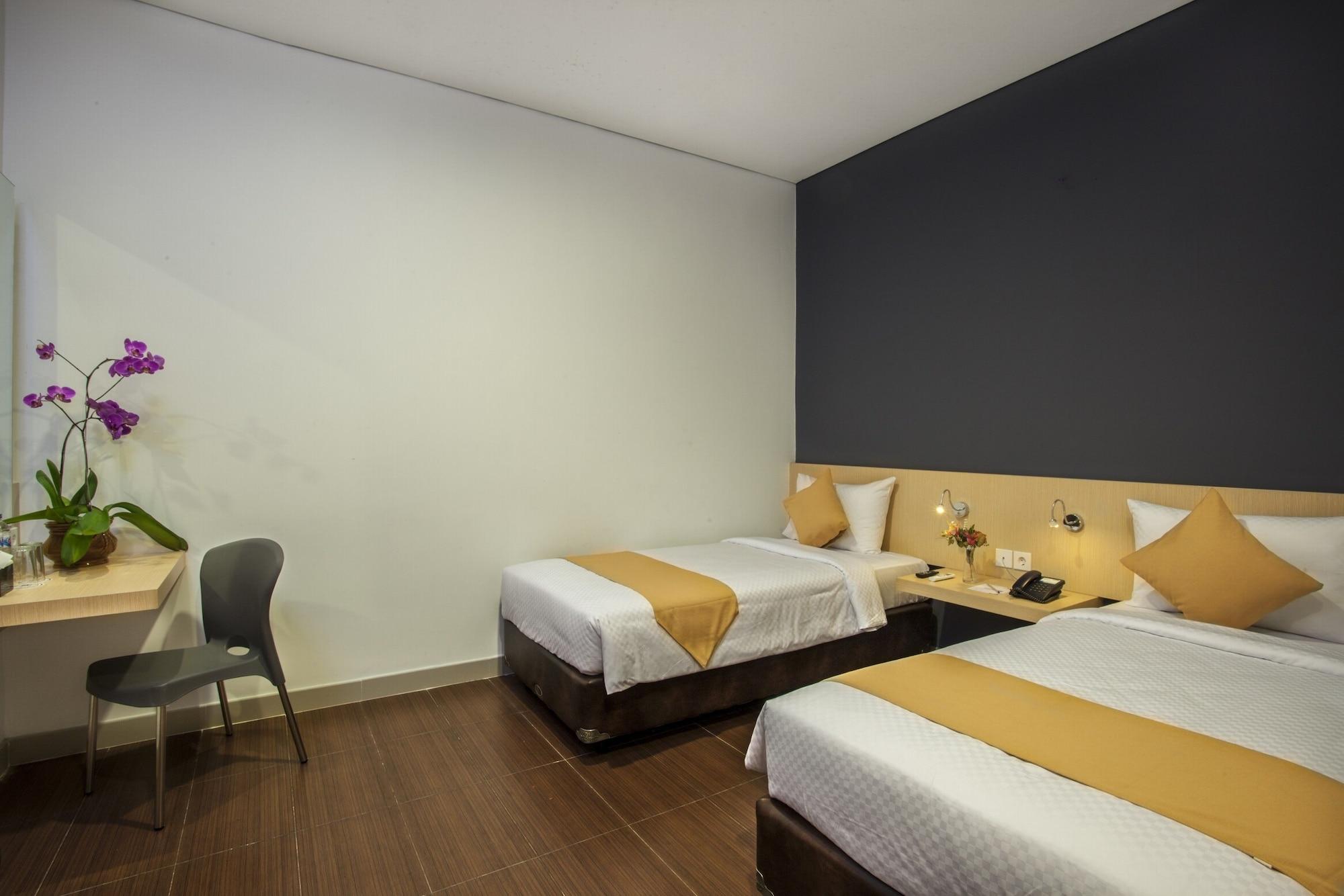 Hotel 88 Embong Malang Tunjungan Surabaya By Wh - Breakfast With The Best View On The Highest Floor And Strategic Location In The City Center מראה חיצוני תמונה