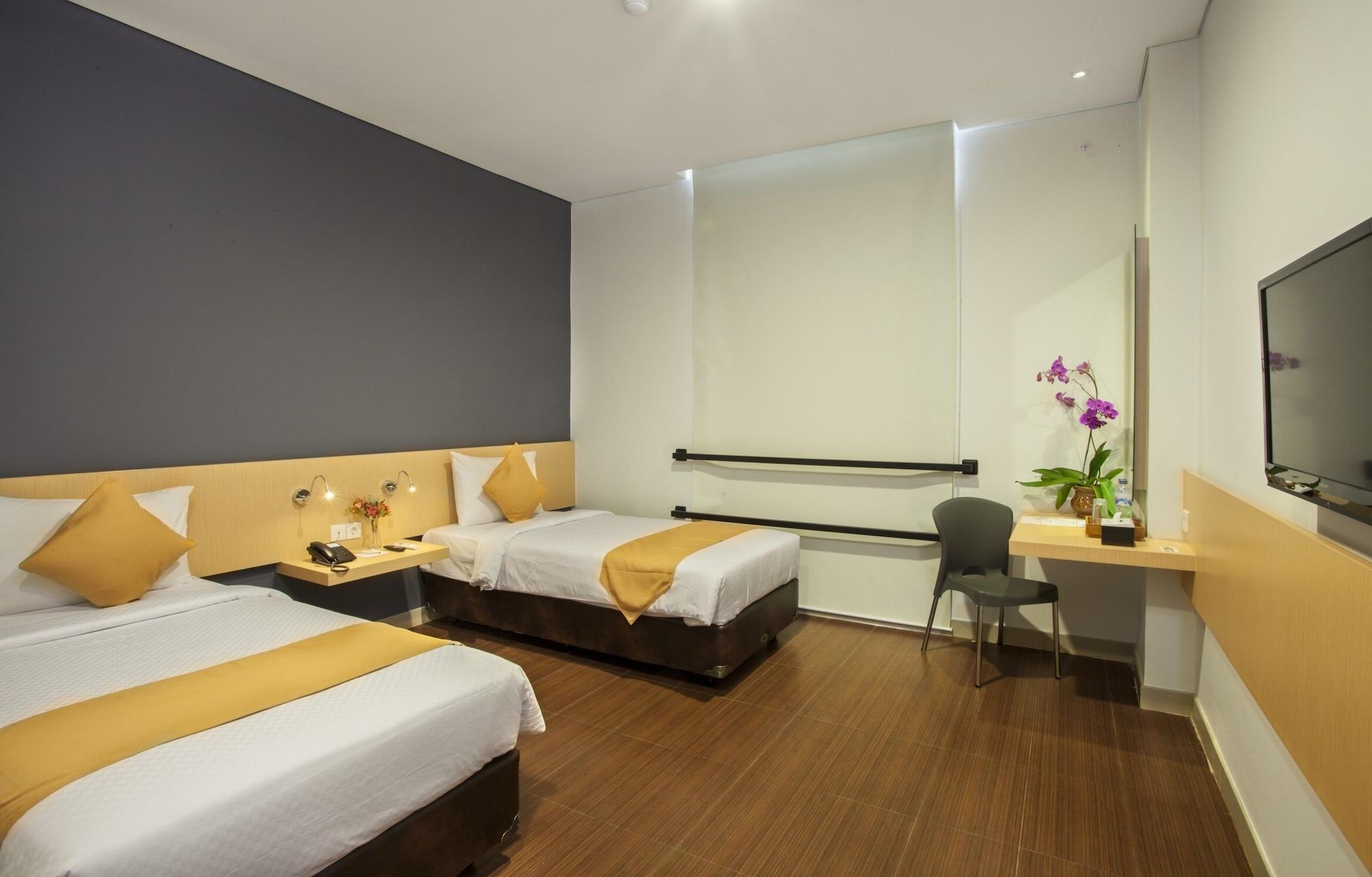 Hotel 88 Embong Malang Tunjungan Surabaya By Wh - Breakfast With The Best View On The Highest Floor And Strategic Location In The City Center מראה חיצוני תמונה