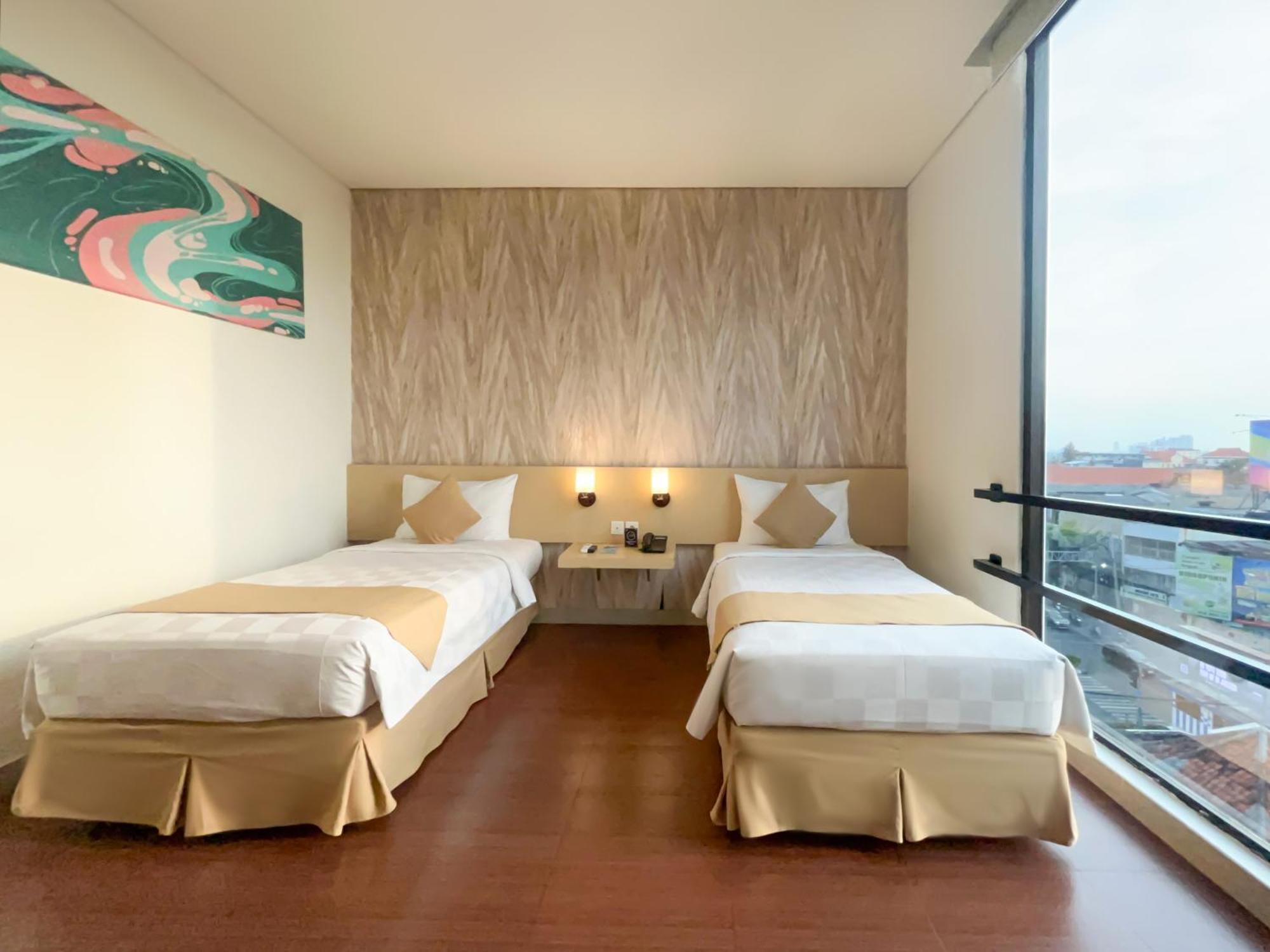 Hotel 88 Embong Malang Tunjungan Surabaya By Wh - Breakfast With The Best View On The Highest Floor And Strategic Location In The City Center מראה חיצוני תמונה
