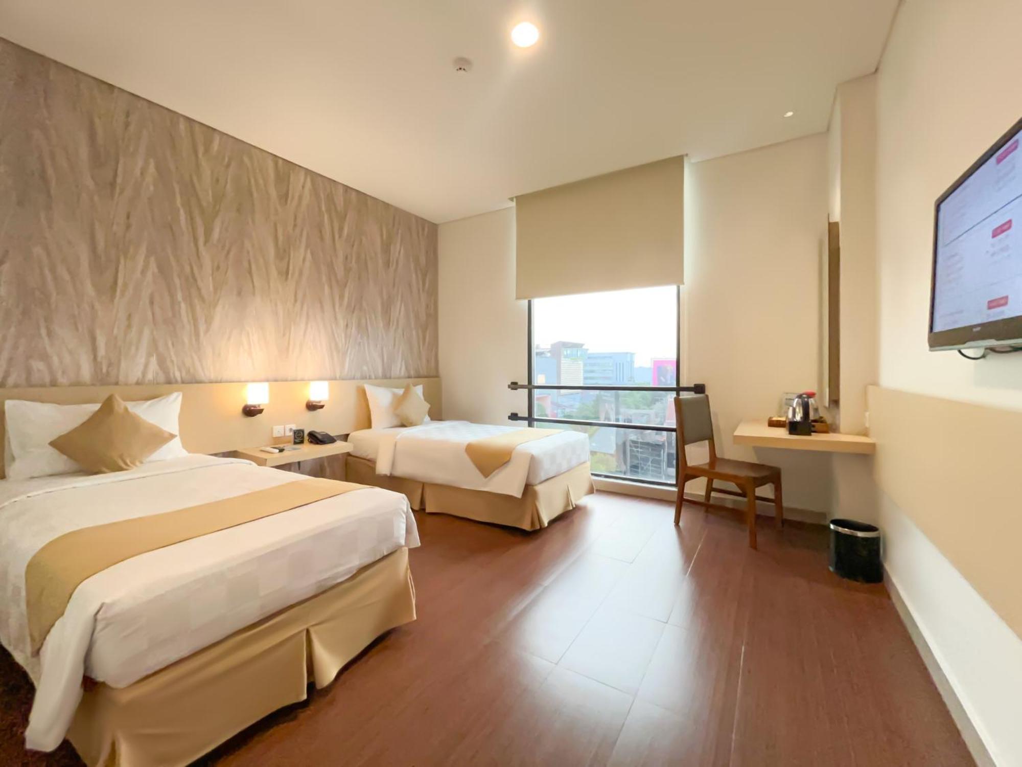 Hotel 88 Embong Malang Tunjungan Surabaya By Wh - Breakfast With The Best View On The Highest Floor And Strategic Location In The City Center מראה חיצוני תמונה