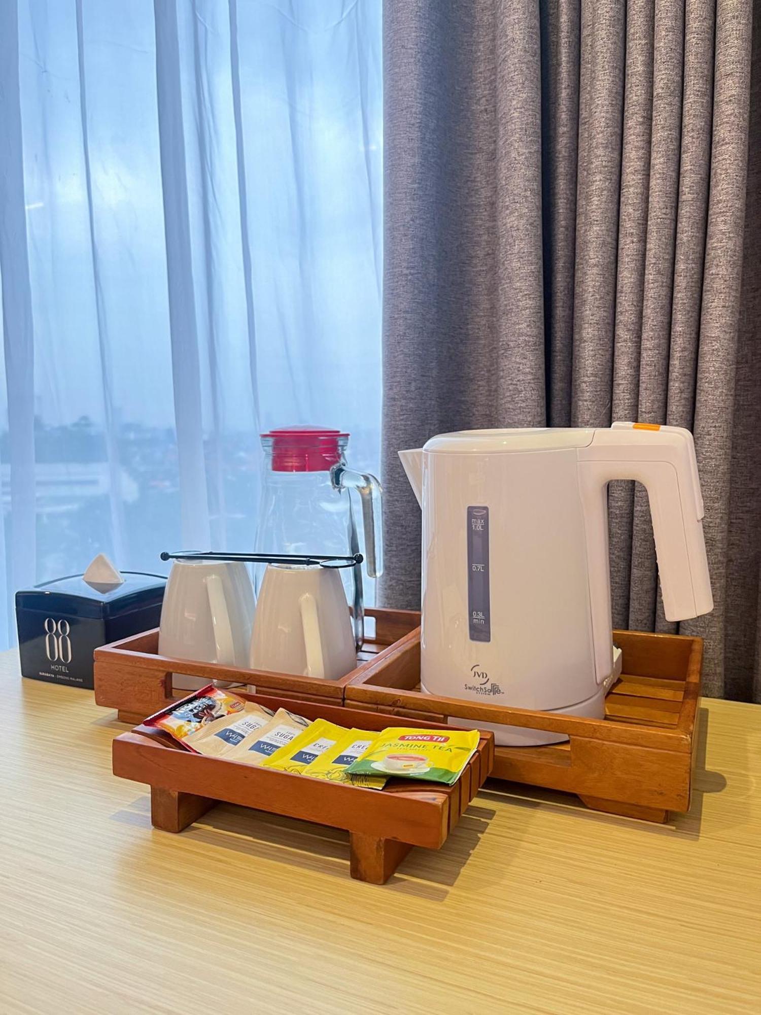 Hotel 88 Embong Malang Tunjungan Surabaya By Wh - Breakfast With The Best View On The Highest Floor And Strategic Location In The City Center מראה חיצוני תמונה