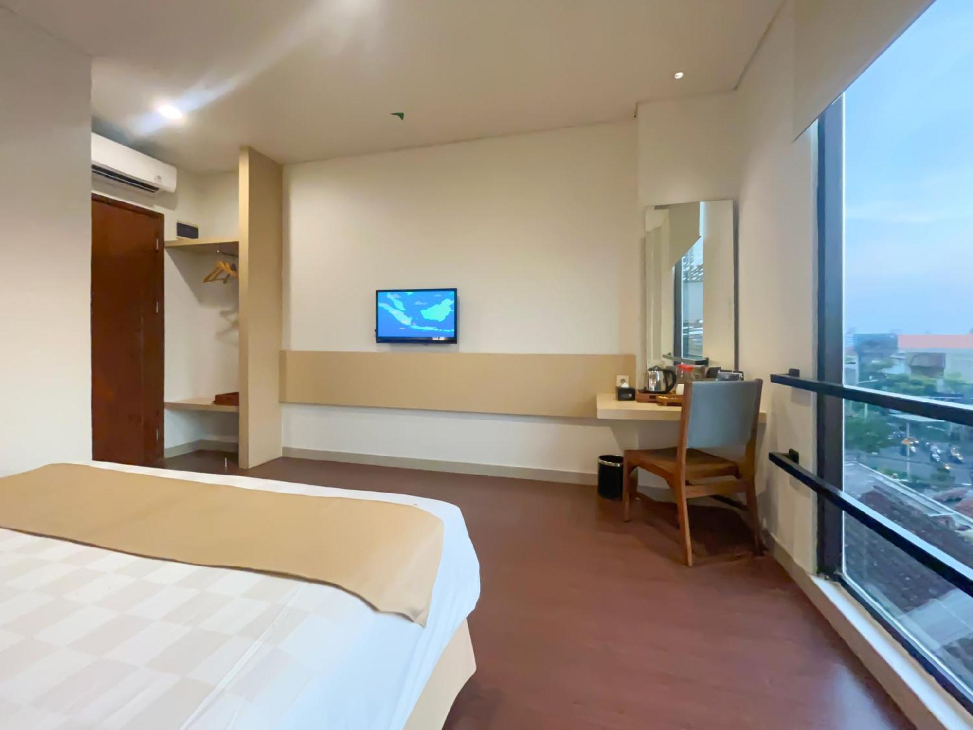 Hotel 88 Embong Malang Tunjungan Surabaya By Wh - Breakfast With The Best View On The Highest Floor And Strategic Location In The City Center מראה חיצוני תמונה