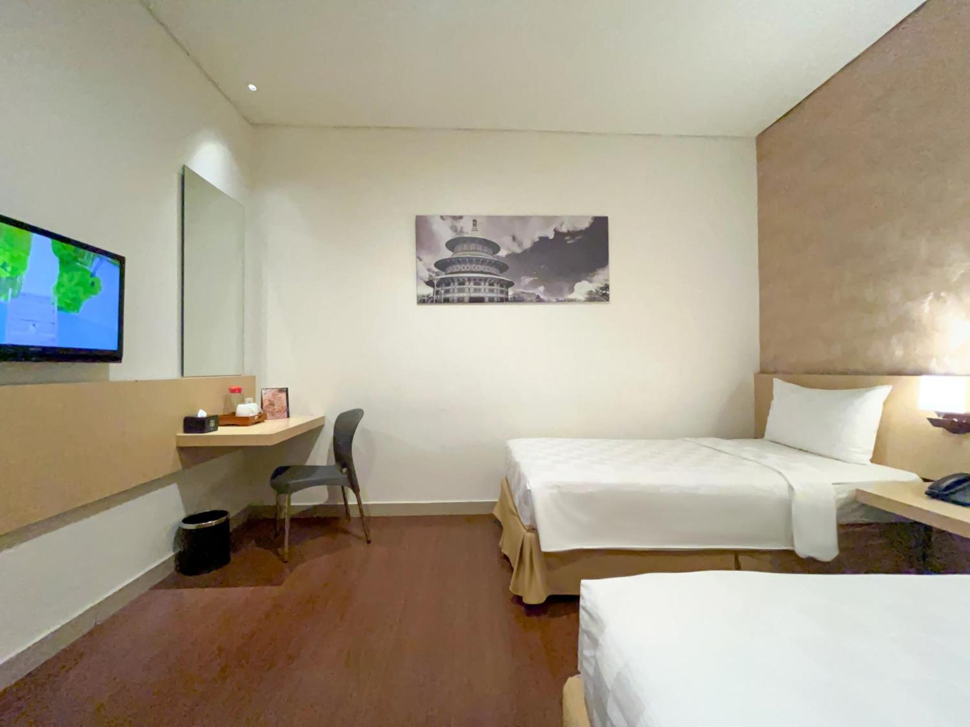 Hotel 88 Embong Malang Tunjungan Surabaya By Wh - Breakfast With The Best View On The Highest Floor And Strategic Location In The City Center מראה חיצוני תמונה