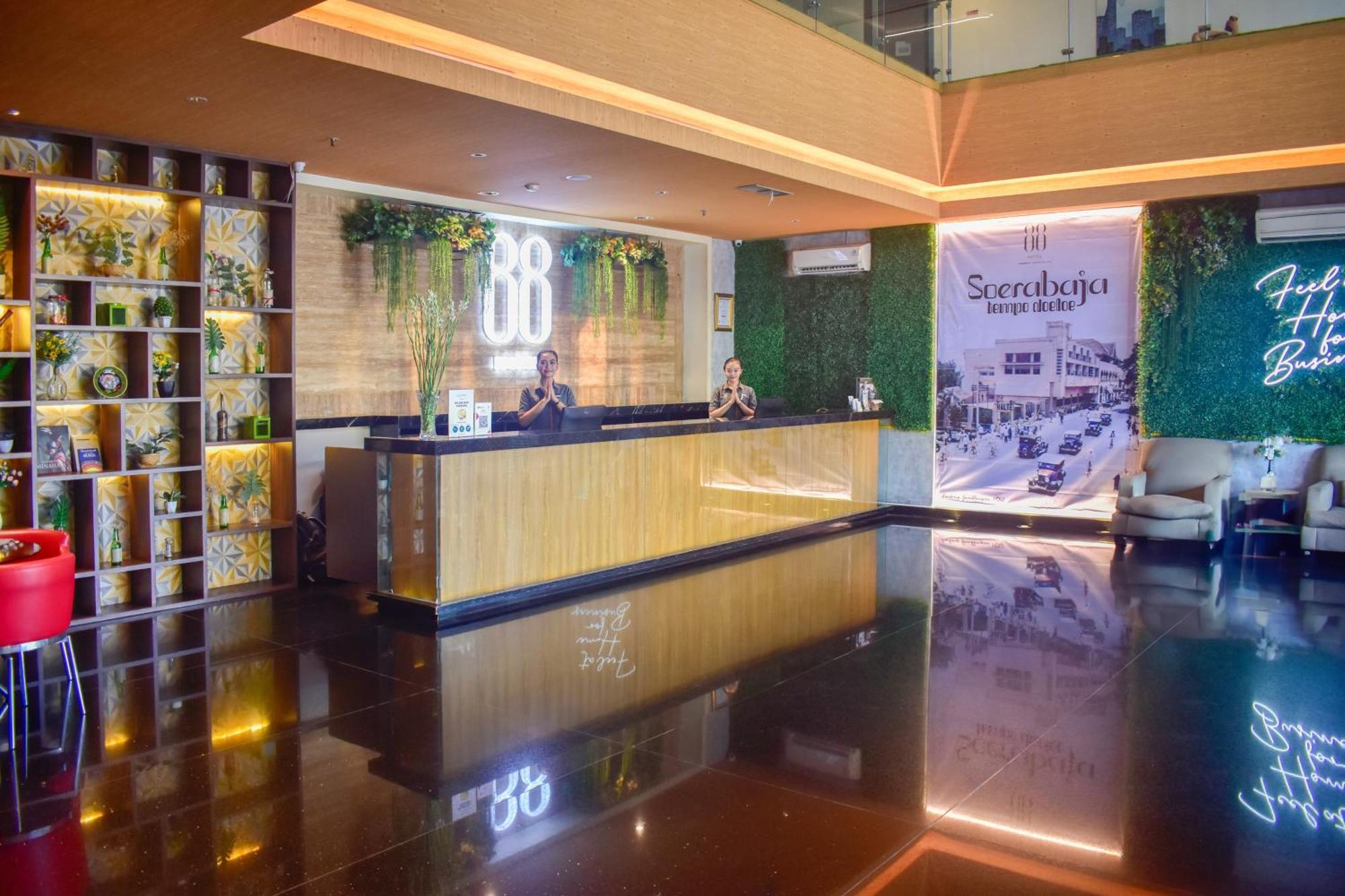 Hotel 88 Embong Malang Tunjungan Surabaya By Wh - Breakfast With The Best View On The Highest Floor And Strategic Location In The City Center מראה חיצוני תמונה
