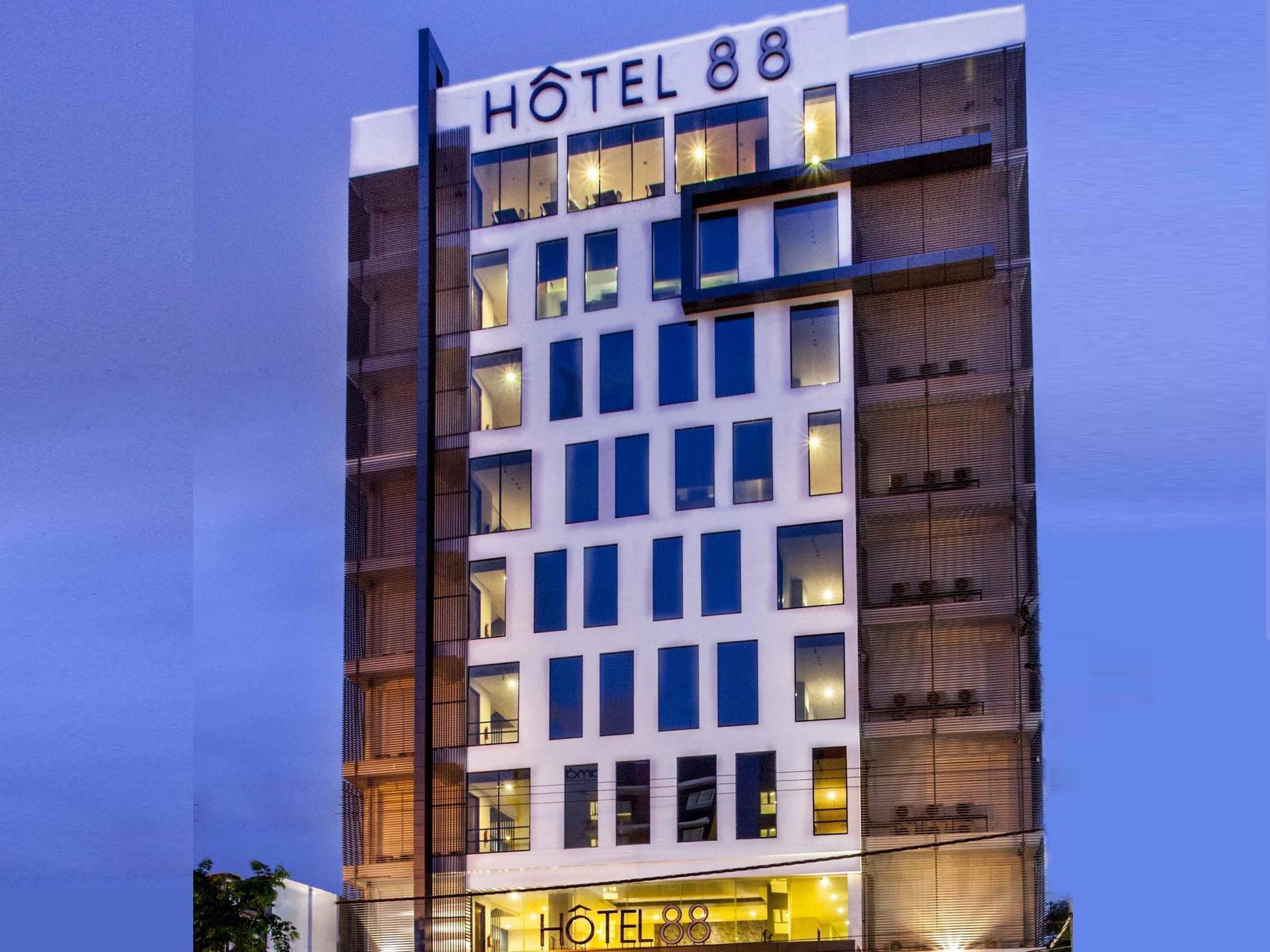 Hotel 88 Embong Malang Tunjungan Surabaya By Wh - Breakfast With The Best View On The Highest Floor And Strategic Location In The City Center מראה חיצוני תמונה