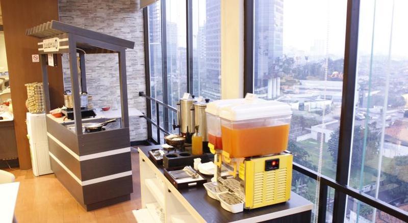Hotel 88 Embong Malang Tunjungan Surabaya By Wh - Breakfast With The Best View On The Highest Floor And Strategic Location In The City Center מראה חיצוני תמונה