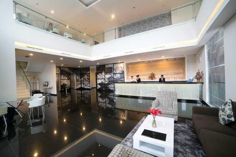 Hotel 88 Embong Malang Tunjungan Surabaya By Wh - Breakfast With The Best View On The Highest Floor And Strategic Location In The City Center מראה חיצוני תמונה