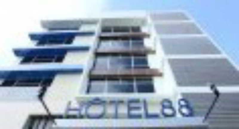 Hotel 88 Embong Malang Tunjungan Surabaya By Wh - Breakfast With The Best View On The Highest Floor And Strategic Location In The City Center מראה חיצוני תמונה