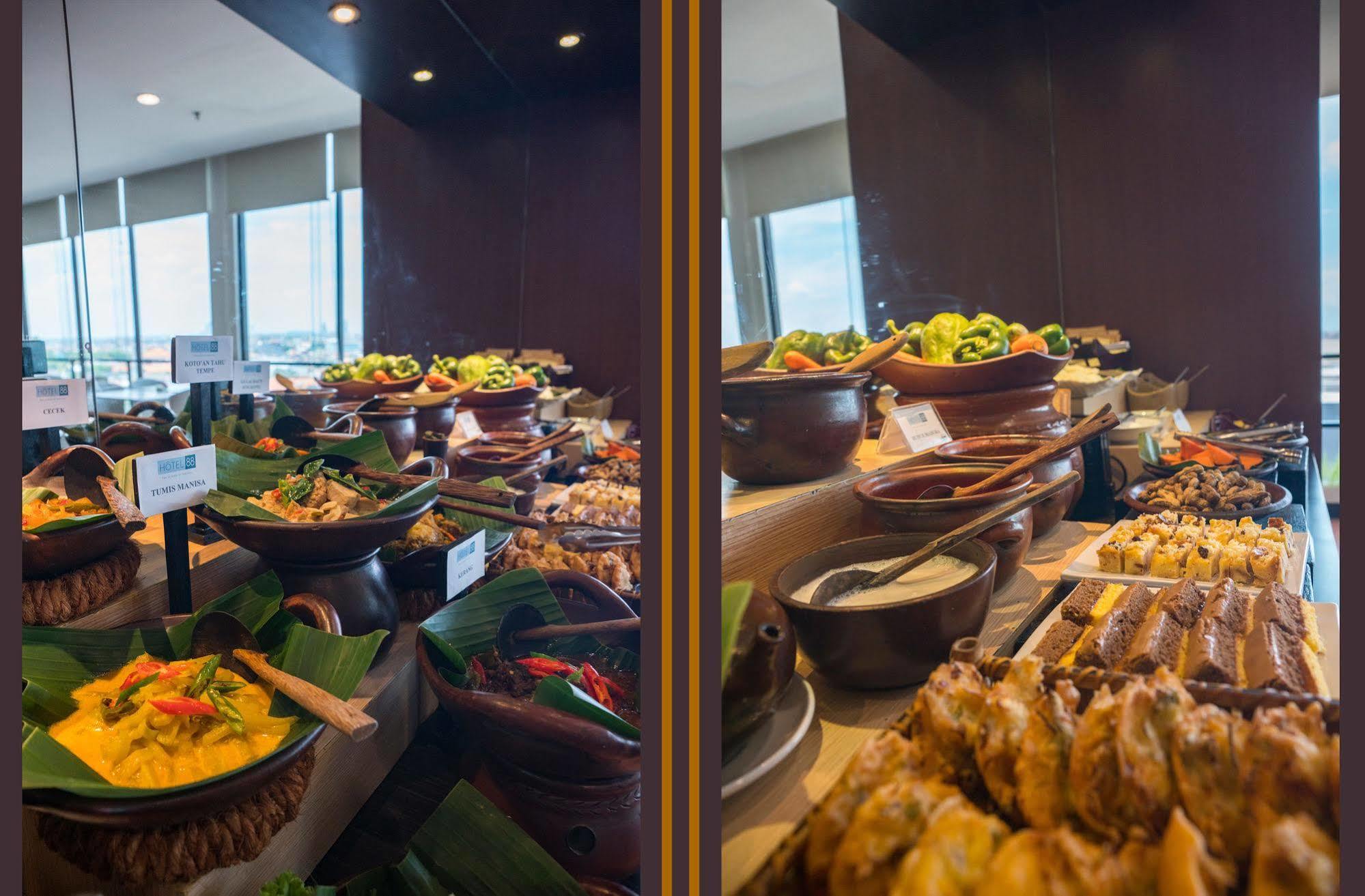 Hotel 88 Embong Malang Tunjungan Surabaya By Wh - Breakfast With The Best View On The Highest Floor And Strategic Location In The City Center מראה חיצוני תמונה